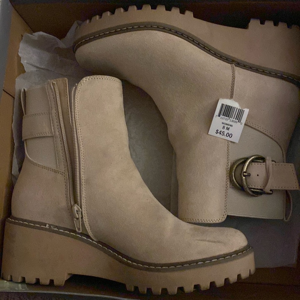 Falls Creek Cream Boots Size 8